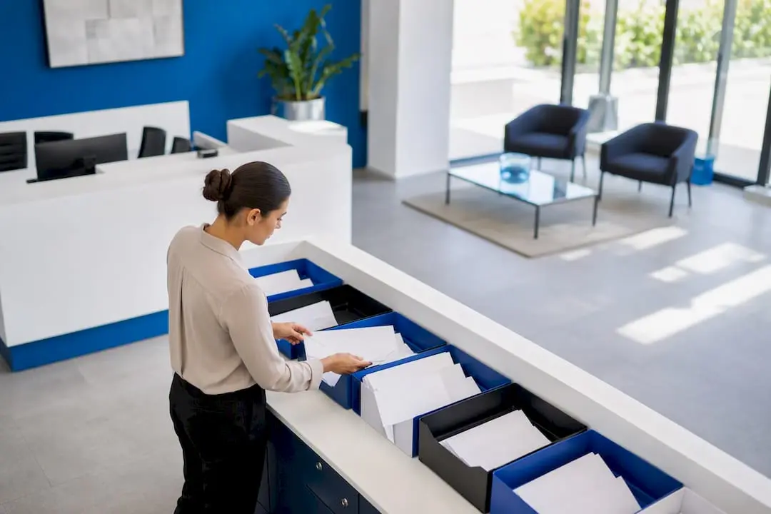 Ab 5,99 €: Was Selbständige in Deutschland für Postweiterleitung wirklich zahlen